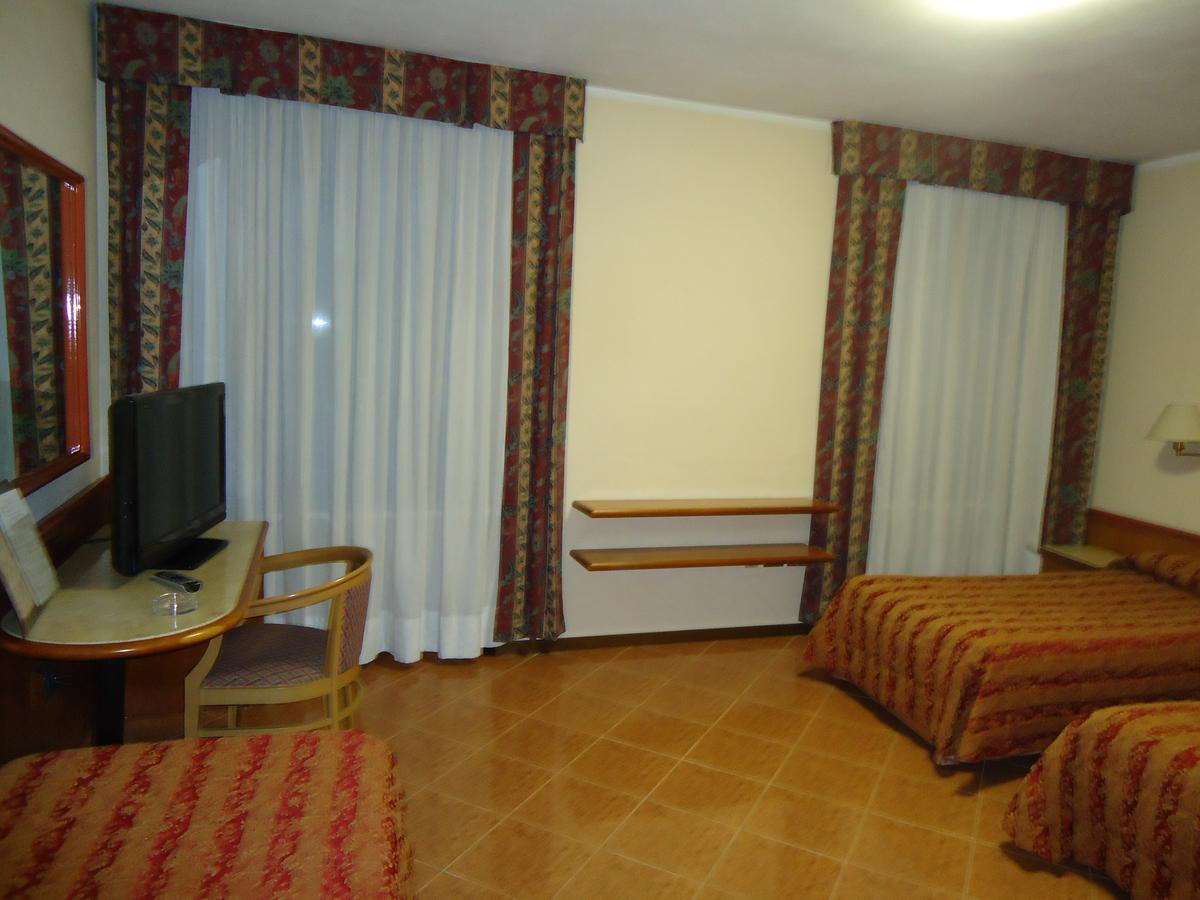 Hotel Paris Castel Goffredo Экстерьер фото